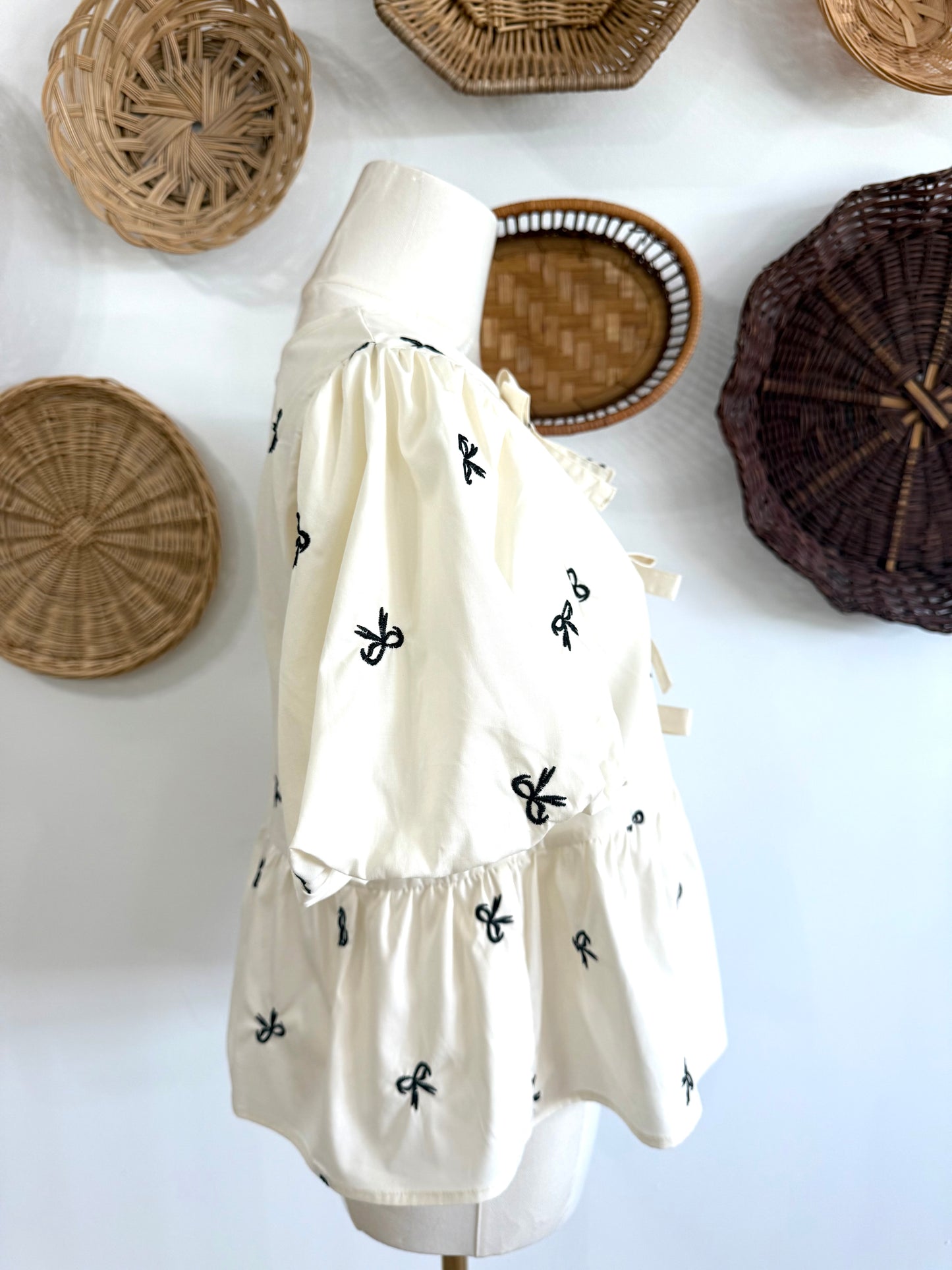 The Oliver Bow Embroidered Puff Sleeve Top in Ivory