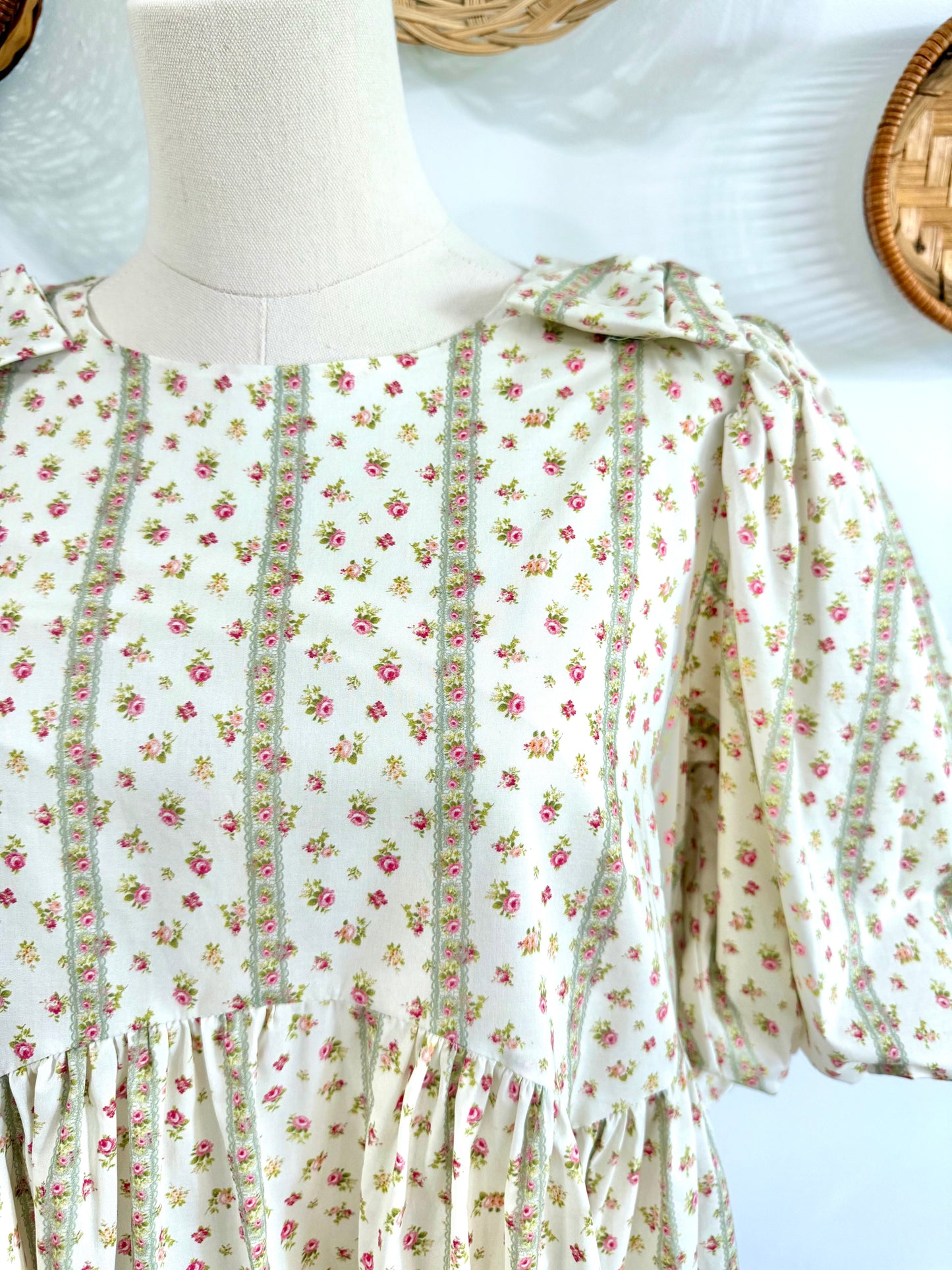 The Brileigh Floral Bow Detail Dress in Cream