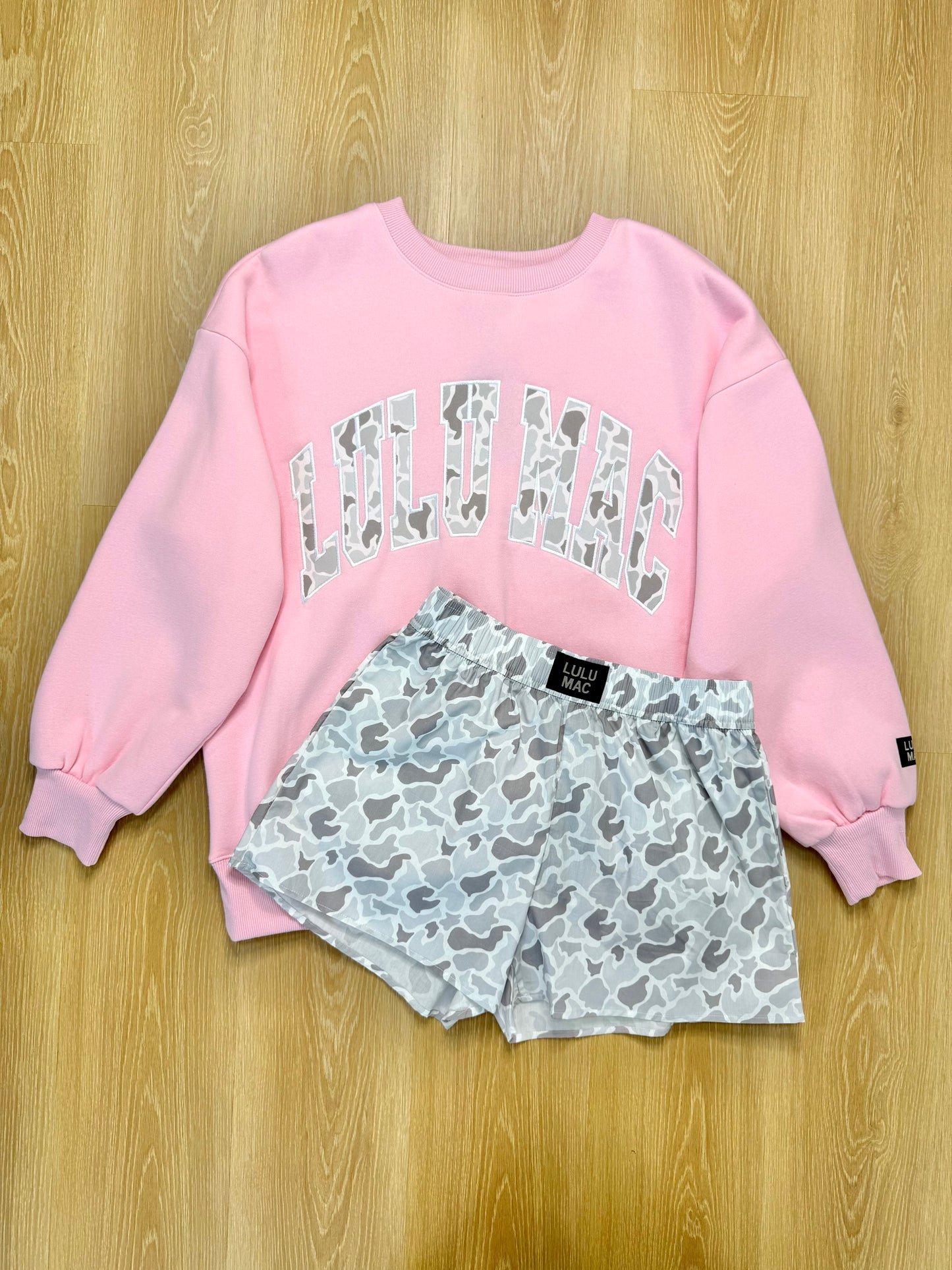 LULU MAC M Set w/ Light Pink White Camo Sweatshirt & White Camo Shorts