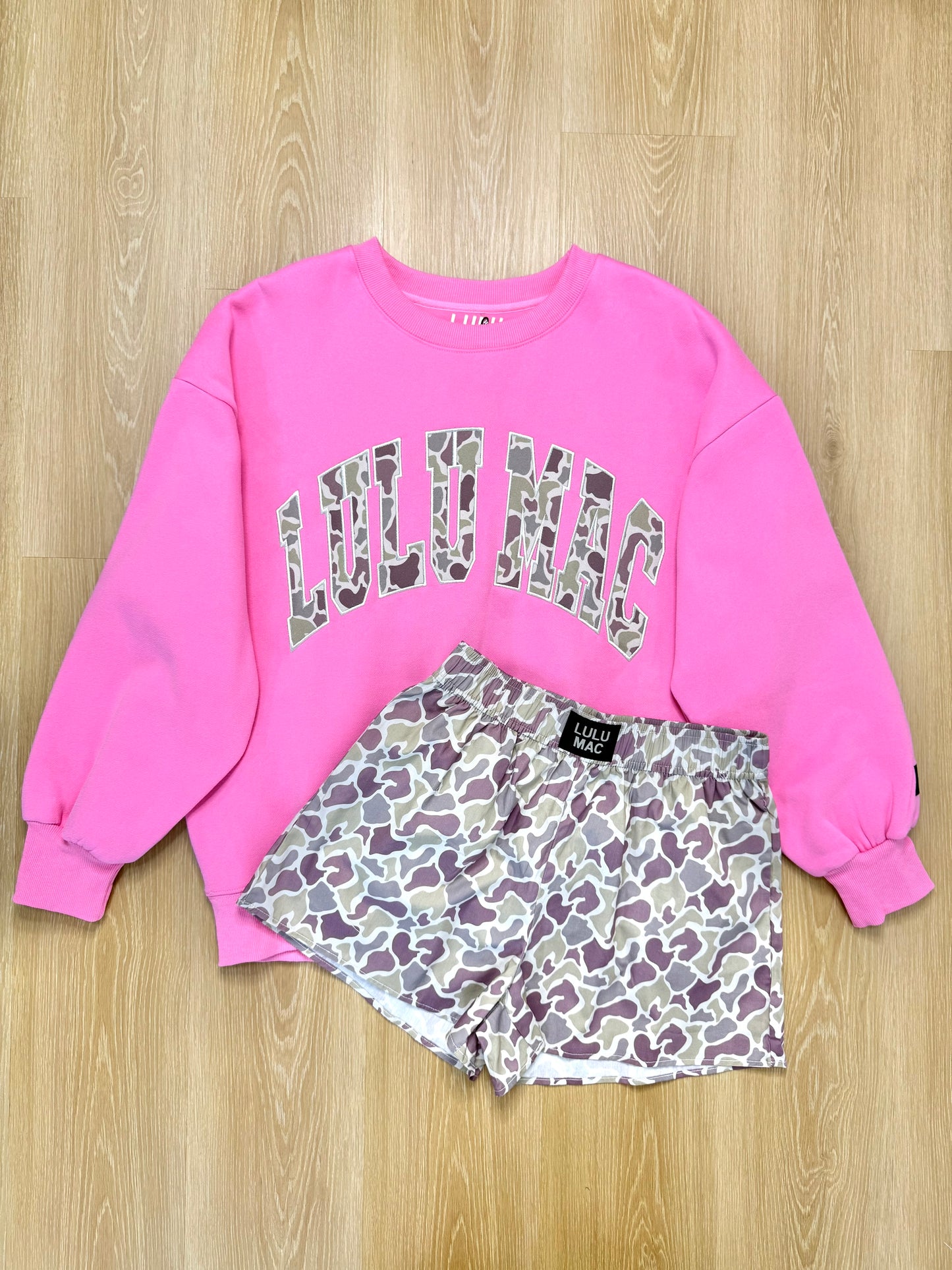 LULU MAC M-XL Set w/ Bubble Gum Camo Sweatshirt & Light Camo Shorts