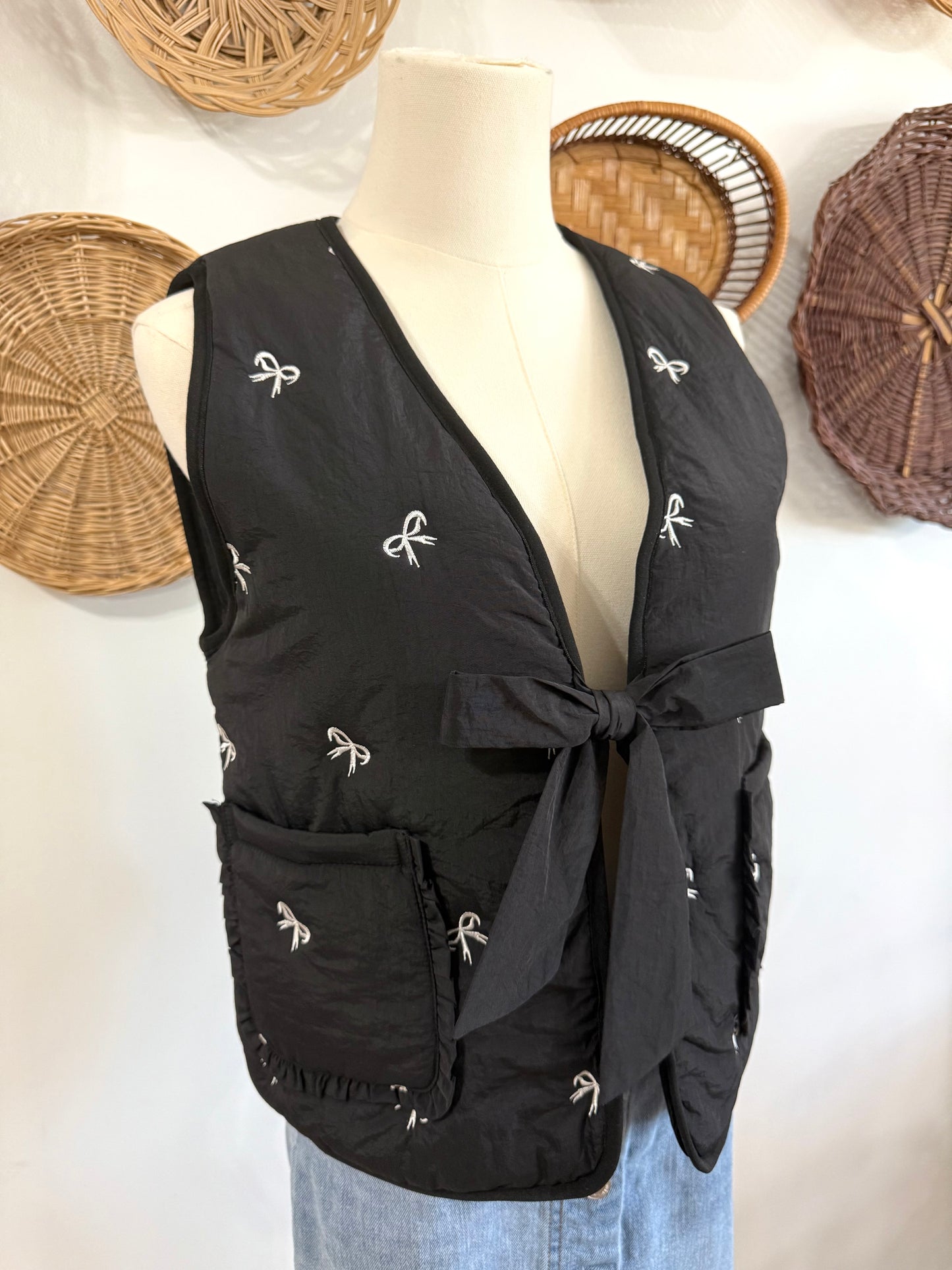 The Harmony Bow Embroidered Vest In Black