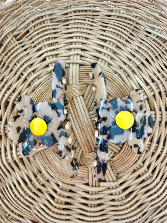 Tortoise Print Flower Claw Clip