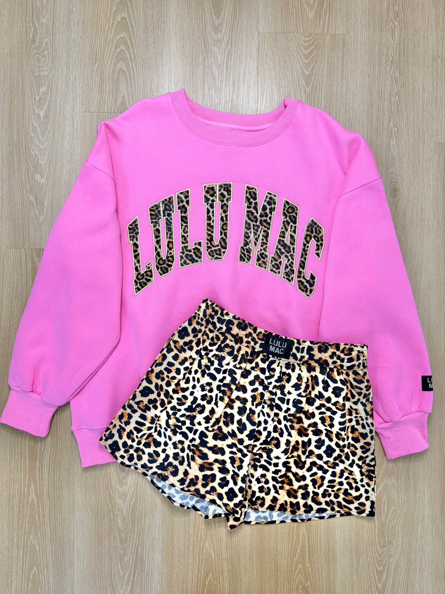 LULU MAC L Set w/ Bubble Gum Leopard Sweatshirt & Leopard Shorts