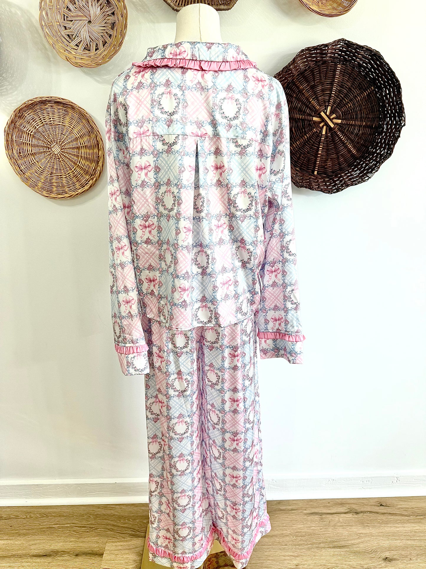 The Avie Floral & Bow Print Ruffle Pajama Set in Blue & Pink
