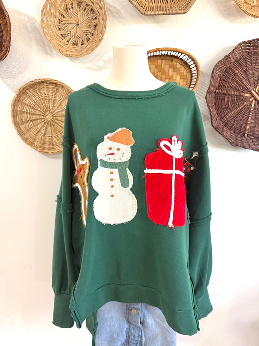 The Snowden Christmas Appliqué Sweatshirt in Green