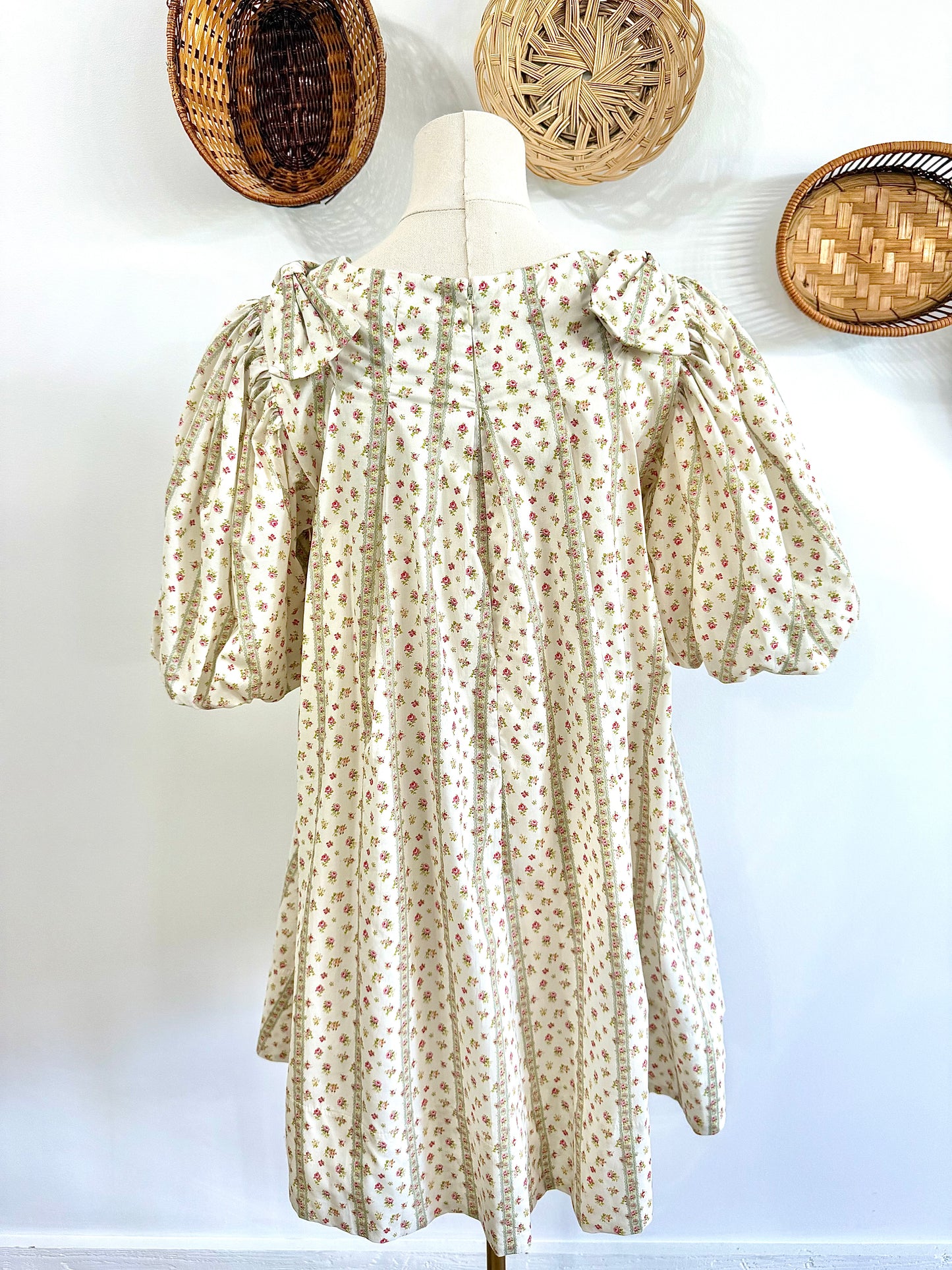The Brileigh Floral Bow Detail Dress in Cream