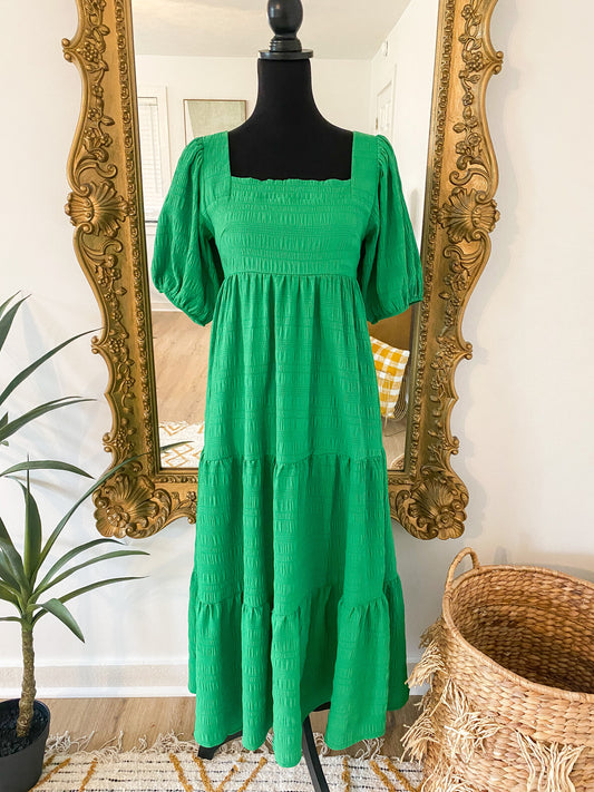The Whitley Textured Maxi Dress in Kelly Green