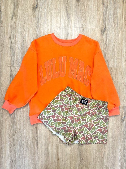 LULU MAC M Set w/ Orange Sweatshirt & Dark Camo Shorts