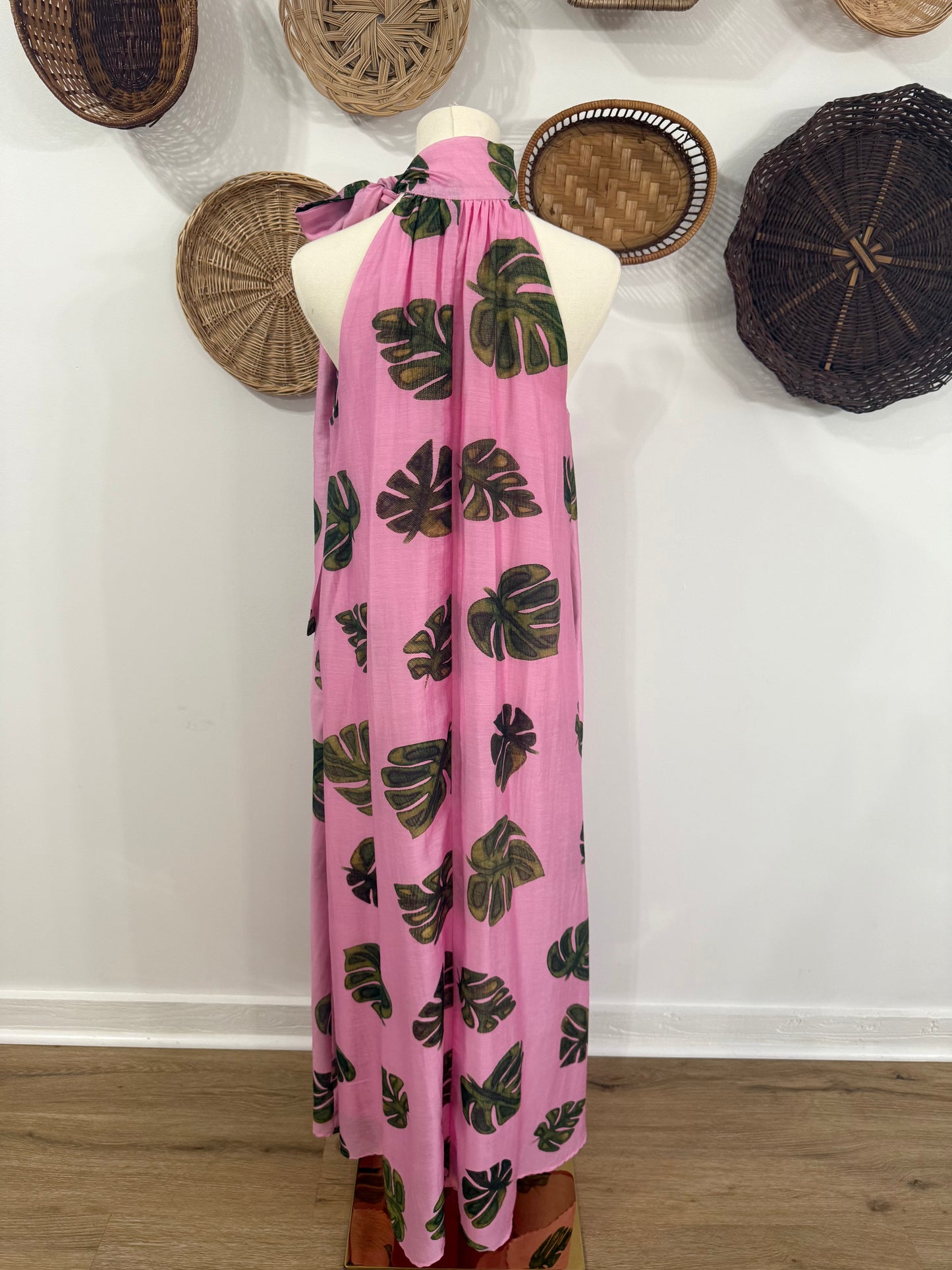 The Cruz Palm Print Maxi Dress in Pink